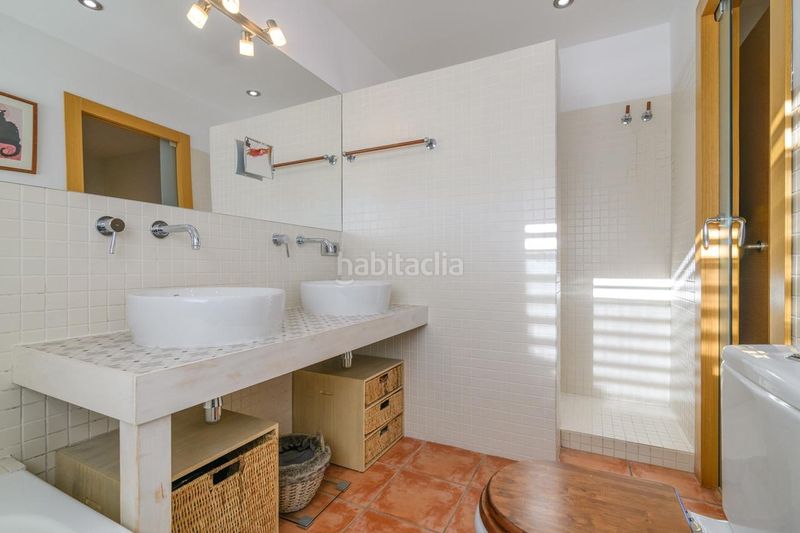 Foto 4806e593-3258-4484-bd2a-d4949a98c253. Casa amb aparcament a Vallirana