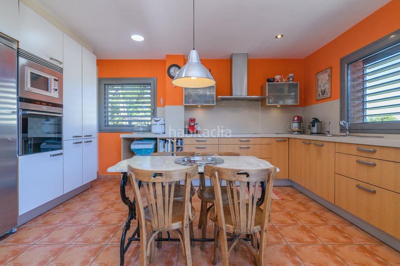 Foto 69e1ba26-ffdd-4dbd-9746-58878695cac2. Casa amb aparcament a Vallirana