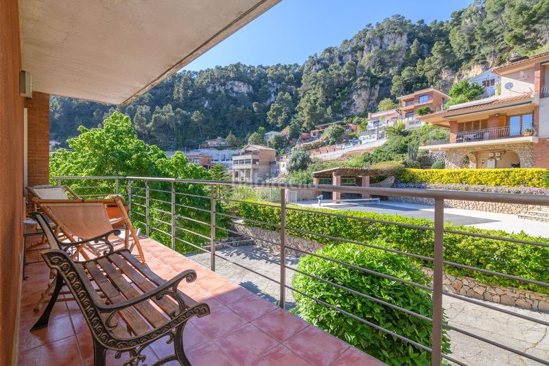Foto 985f6b27-20ca-496f-86b3-ff82a45e0d3e. Casa amb aparcament a Vallirana