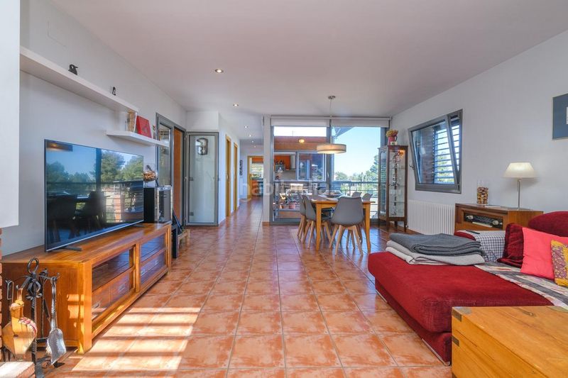 Foto beb5d261-f710-4527-be2c-72dedc01b79b. Casa amb aparcament a Vallirana