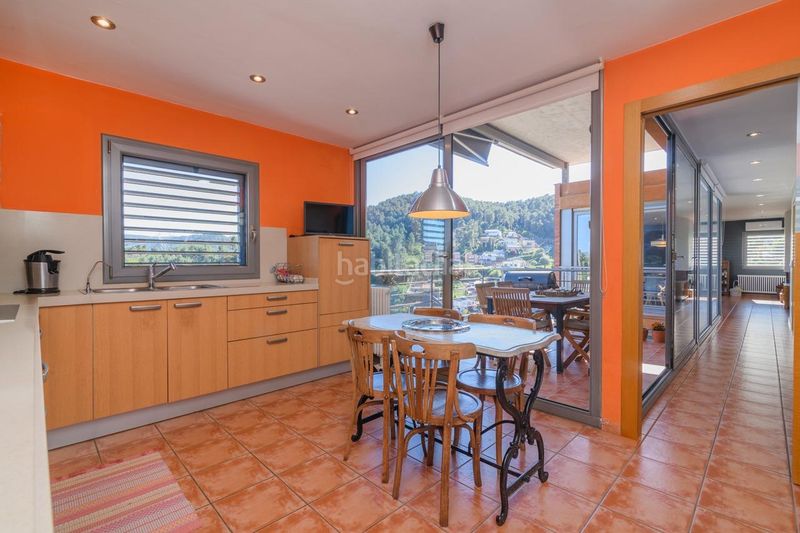Foto c5a7b3be-7322-49ba-99de-85467646bf49. Casa amb aparcament a Vallirana