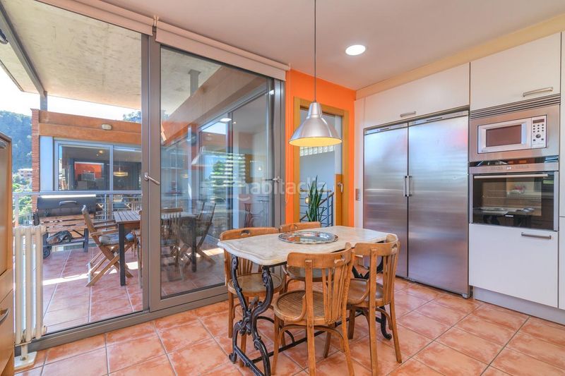Foto d302784b-5200-41e2-80fb-d15e6d98d056. Casa amb aparcament a Vallirana