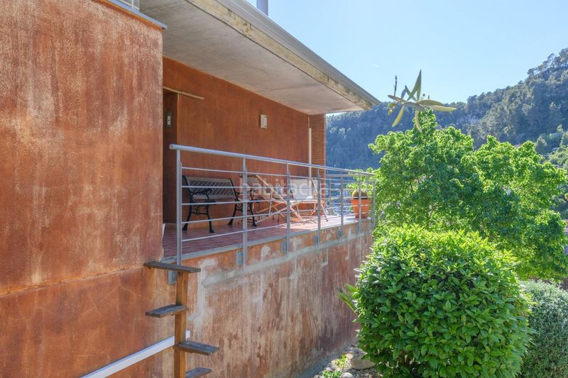 Foto dd017e7f-efb0-4b35-bd49-d9cc015459ca. Casa amb aparcament a Vallirana