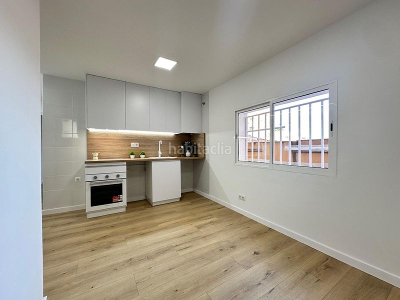 Foto f2b6f788-910d-4d39-9e4f-03a931330a77. Apartament a Carmel Barcelona