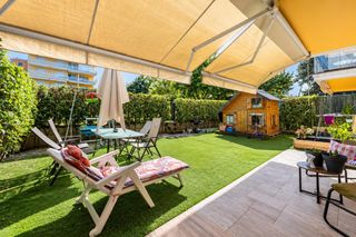 Planta baixa a Pla de Maset - Cap de Salou. Planta baja con 70 m2 de jardín y 17 m2 de terraza en calle tram