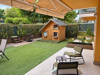 Erdgeschoss in Pla de Maset - Cap de Salou. Tu jardín en salou 70 m2 de jardín y 17 m2 de terraza