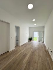 Flat  Rambla rambla nova. Planta baja reformada con patio en mollet