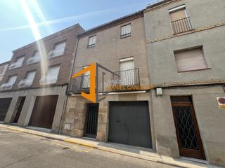 Casa adossada  Carrer danglesola. Casa en venta | vilagrassa