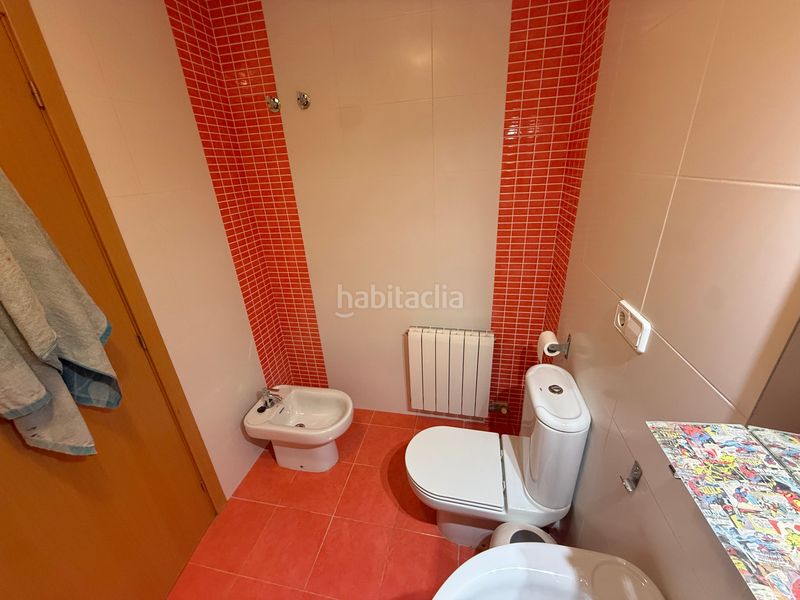 Foto 5b7b2bdb-aeef-4126-bd55-9350eb030159. Casa adossada amb xemeneia calefacció aparcament a Ribera d´Ondara