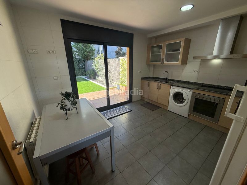 Foto 5e099d5a-bb0f-4938-bc5e-c192cf463102. Casa adossada amb xemeneia calefacció aparcament a Ribera d´Ondara