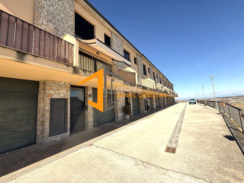 Foto 7457b551-415a-4e23-81f1-d5b46c5a8434. Casa adossada amb xemeneia calefacció aparcament a Ribera d´Ondara