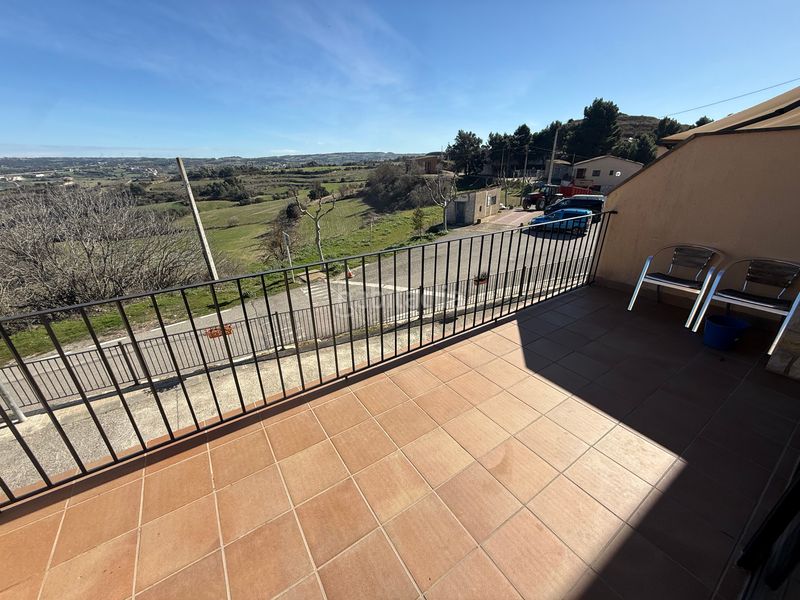 Foto e7ca22b0-d751-4480-a675-8546f3782125. Casa adossada amb xemeneia calefacció aparcament a Ribera d´Ondara