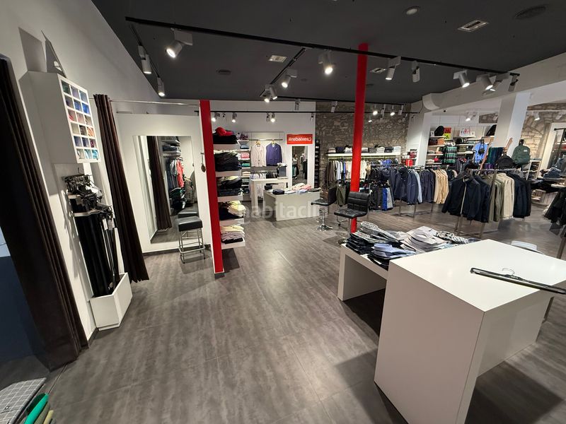 Foto 14bf254d-4241-4760-9721-66fe9330d8fd. Local comercial a carrer del carme 7 a Tàrrega