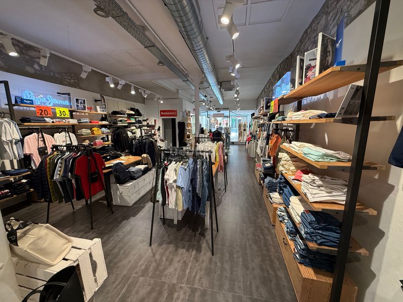 Foto e18abf48-daec-4bd8-9c2b-ffddb8c9c0b8. Local comercial a carrer del carme 7 a Tàrrega