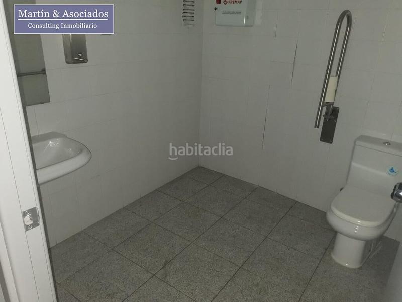 Foto f8d6d736-ad74-4811-96d7-bda706cbe159. Geschäftsraum in calle calle amador de los ríos in Sevilla