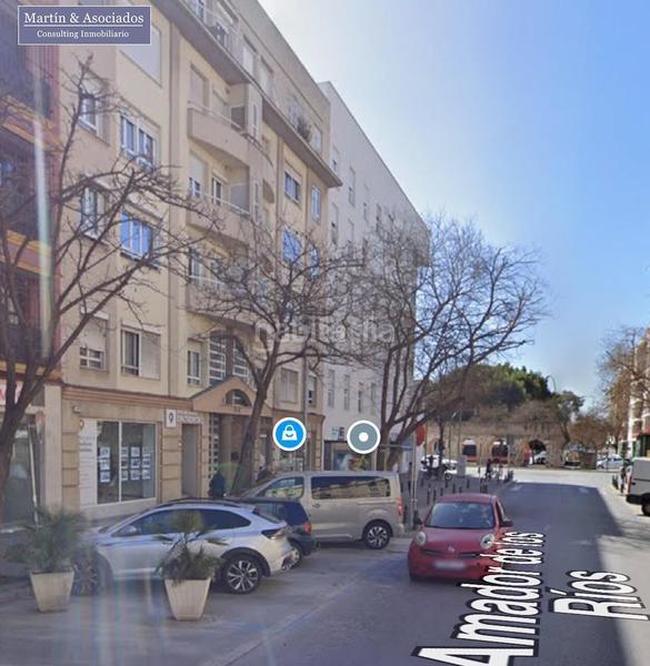 Foto 5e6e257f-6853-4f3a-ac43-586a35ac6890. Locale commerciale in calle calle amador de los ríos in Sevilla