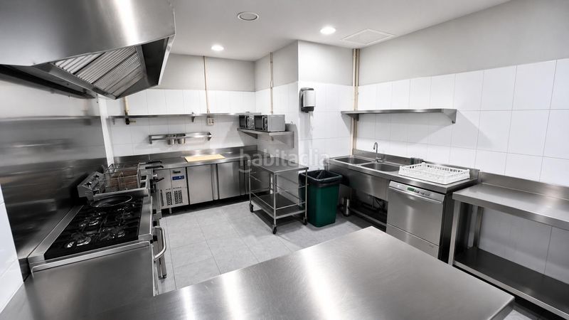 Foto af5e23f7-5a45-439f-bc30-18ec798470aa. Traspaso local comercial exclusivo traspaso de restaurantebar totalmente equipado en parque central en Mataró