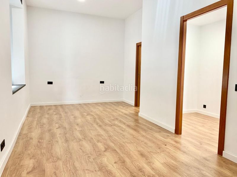 Foto a982f5bf-13cf-4c7f-8247-6d4cc9a7fa2f. Local comercial amb calefacció a Centre Mataró