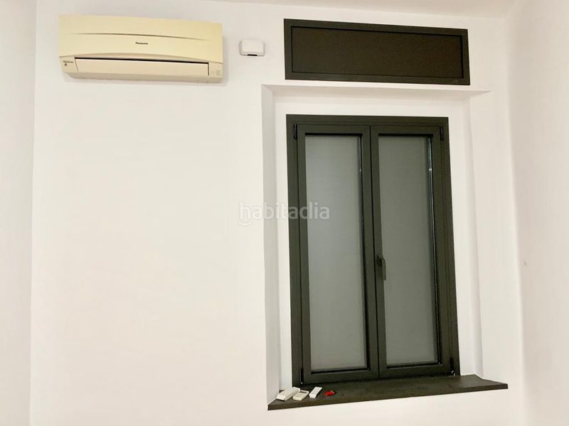 Foto f5f7ac18-760e-4f10-a1b0-ccd0cf557390. Local comercial amb calefacció a Centre Mataró