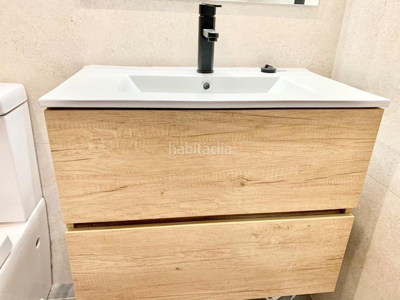 Foto fb11b5d1-63f7-4320-9d40-52d7b99b5a28. Local comercial amb calefacció a Centre Mataró