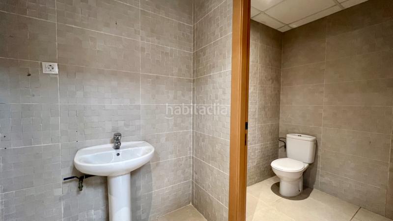 Foto fb4a9910-c6c2-4a88-b3ee-5c877b894613. Alquiler local comercial visibilidad máxima! local moderno de 112 m² en pleno centro en Mataró