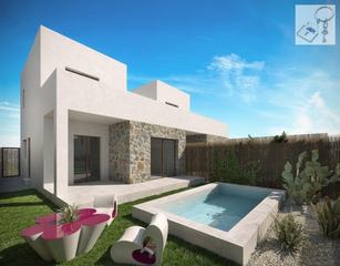 Chalet in Los Almendros