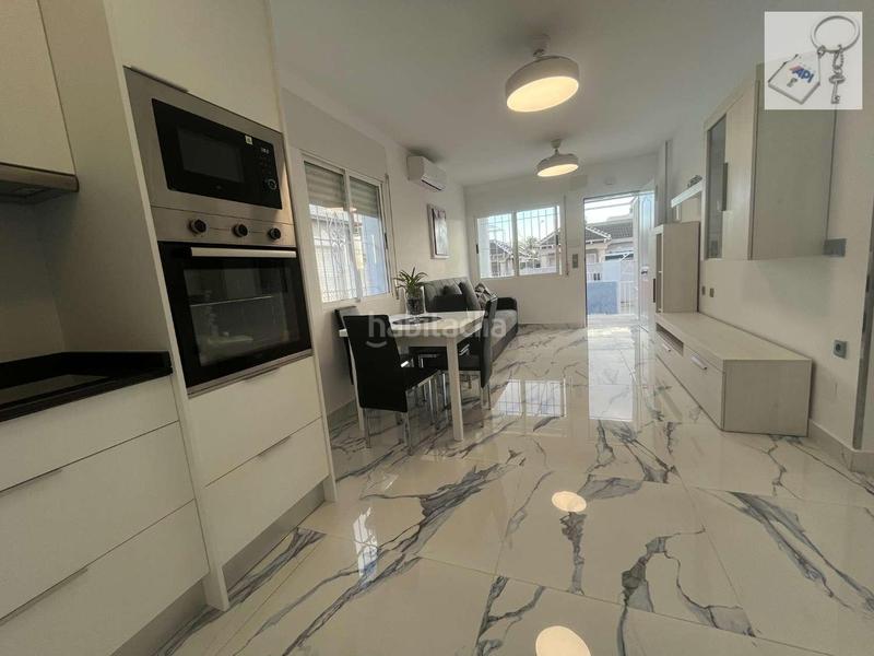 Foto 6b42e98c-3892-4842-8ca3-e243c63e516b. Casa amb aparcament a Zona Carrefour - Urbanizaciones Torrevieja