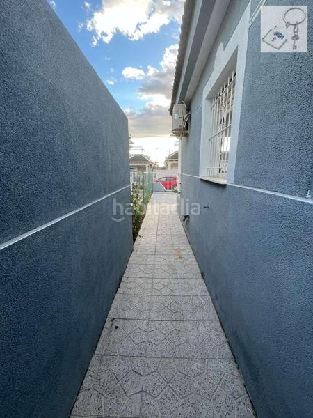 Foto 6fa2a303-baeb-4772-8fdb-e95c46fcc8db. Casa amb aparcament a Zona Carrefour - Urbanizaciones Torrevieja