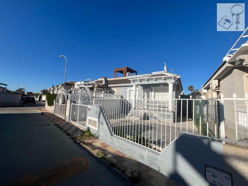 Foto 7759a2ec-95e2-49f9-904c-73185ba98264. Casa amb aparcament a Zona Carrefour - Urbanizaciones Torrevieja