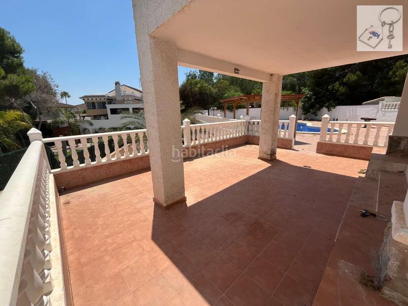 Foto d27e2855-d7bd-49f7-8044-3e0518c3e508. Xalet amb aparcament piscina a El Pinar de Campoverde Pilar de la Horadada