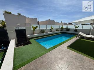 Chalet in Los Almendros