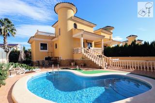 Chalet in Villamartín