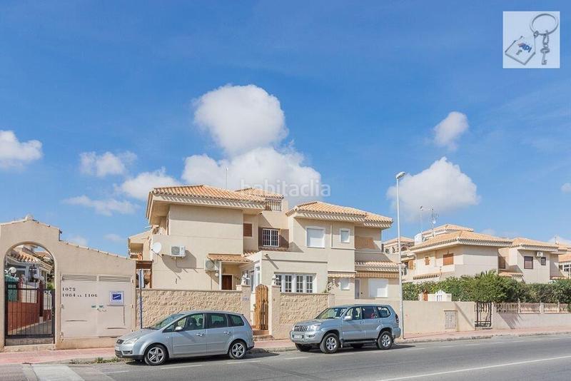 Foto bd2c7d06-ba93-404b-8e4e-18302332a2e5. House with pool in Playa Flamenca Orihuela