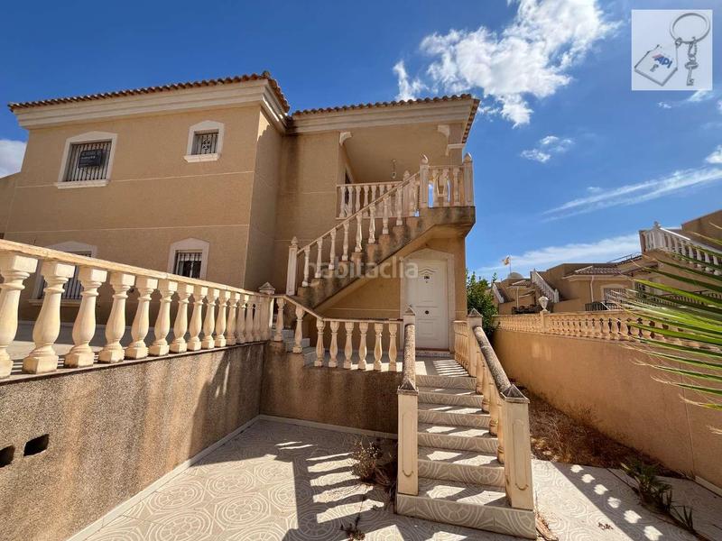 Foto 40b9d60e-b689-4865-846f-c2d53b71c14e. Casa amb aparcament a Villamartín-Las Filipinas Orihuela