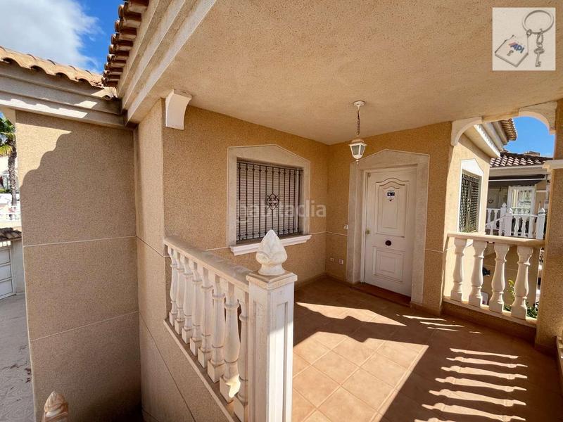 Foto 0b0d41fd-6b78-407e-811b-ff2a8e73506f. House with parking in Villamartín-Las Filipinas Orihuela