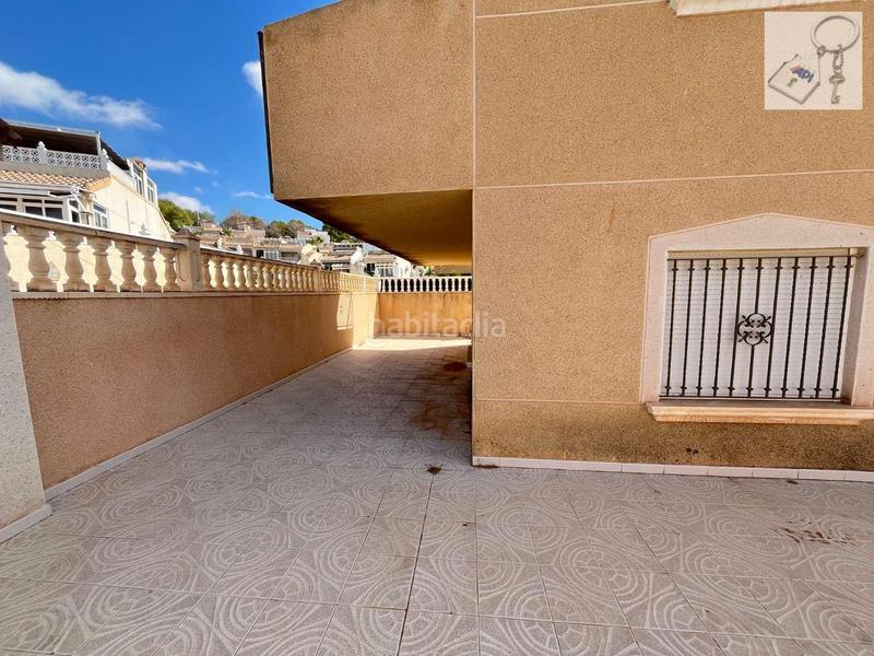 Foto 2f9b1402-ea6b-498d-aac3-15aaf9876a83. House with parking in Villamartín-Las Filipinas Orihuela