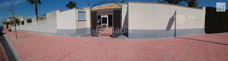 Foto f6312b9b-8cf0-4849-8171-ff4f4a1287b5. House with pool in Playa de los Náufragos Torrevieja