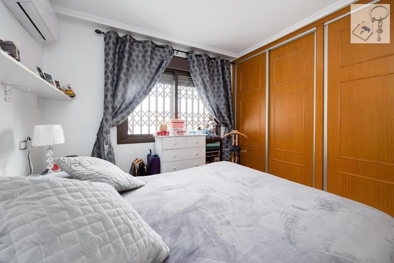 Foto 258dcf10-f1d0-49a8-b746-f5a89a94ce28. Apartament amb piscina a Antonio Machado Torrevieja