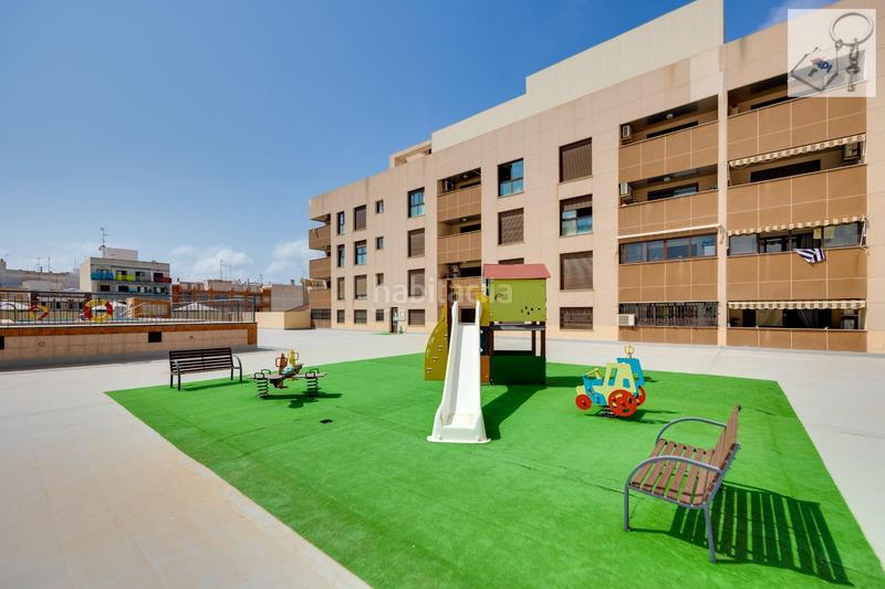 Foto 92166bb3-d39c-4ef8-be0e-63842e5647ae. Apartament amb piscina a Antonio Machado Torrevieja