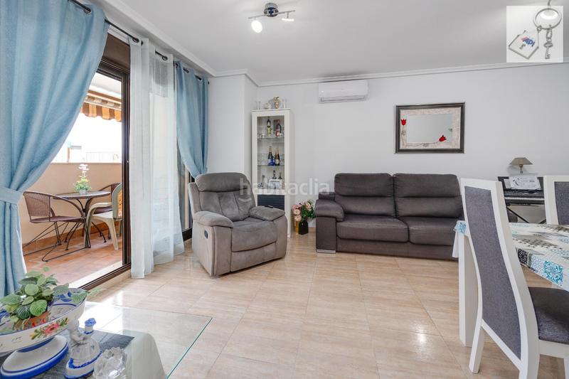 Foto d9226e7f-8eb0-40d3-8ae1-8e5e94de28b0. Apartament amb piscina a Antonio Machado Torrevieja