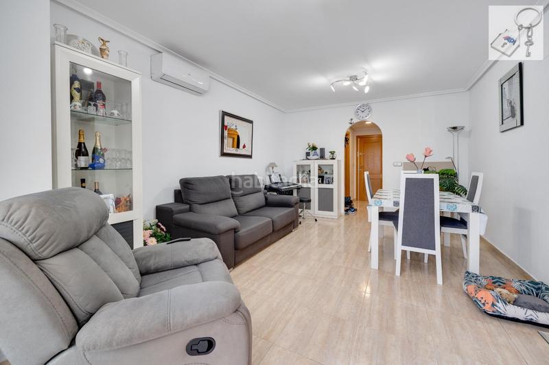 Foto 636385ef-050b-45b2-8384-f5882a6c9cb0. Apartamento en Antonio Machado Torrevieja