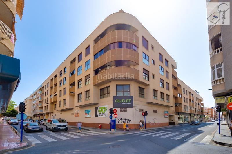 Foto a22333e7-9b1d-43f9-8891-5fb52cf50118. Apartamento en Antonio Machado Torrevieja