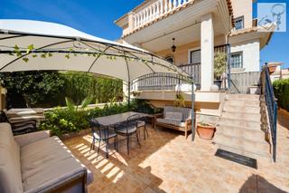 Chalet en Los Balcones y los Altos