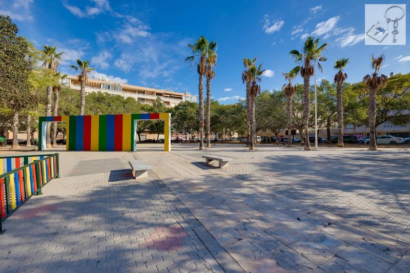 Foto aa87cdb7-7428-4af3-836d-7eb8c5aa1c44. Attique dans Antonio Machado Torrevieja