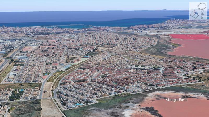 Foto 9fedfd79-13e5-4a7d-a2b3-ea8506864925. Masia amb piscina a Zona Carrefour - Urbanizaciones Torrevieja