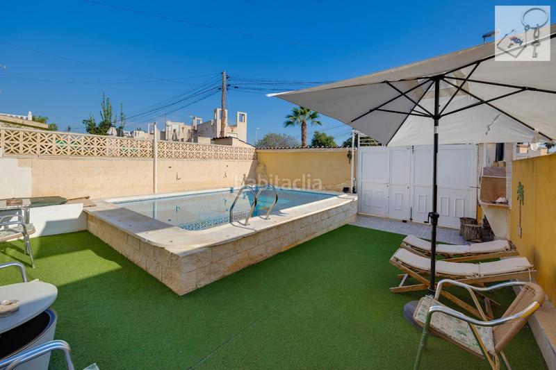 Foto b0b43d89-ab94-4de3-ab94-ae272dc285d8. Masia amb piscina a Zona Carrefour - Urbanizaciones Torrevieja