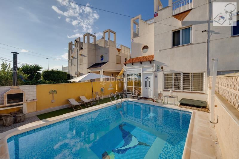 Foto c518d7d7-d654-4216-afd1-c9e718fec9e2. Masia amb piscina a Zona Carrefour - Urbanizaciones Torrevieja