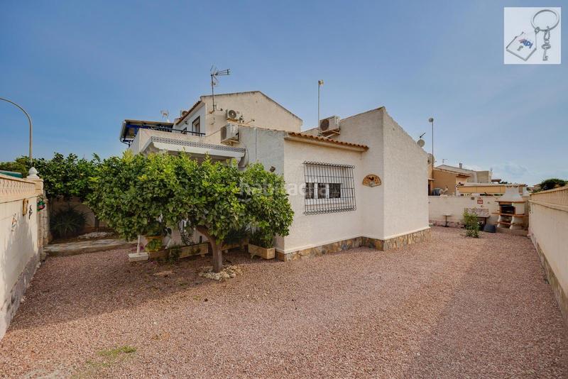 Foto 7fc52ca1-c741-4ac1-902f-f93d9bb535f1. Chalet avec piscine dans La Florida Orihuela