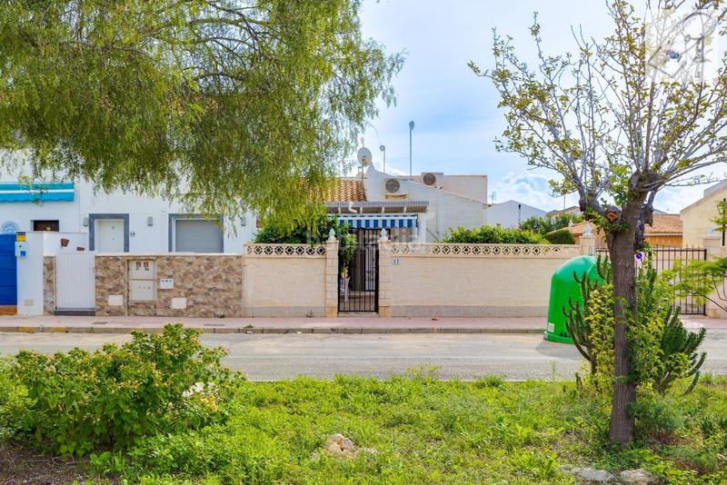 Foto bf297990-3792-4d92-8a63-2b60878ab7c9. Chalet avec piscine dans La Florida Orihuela