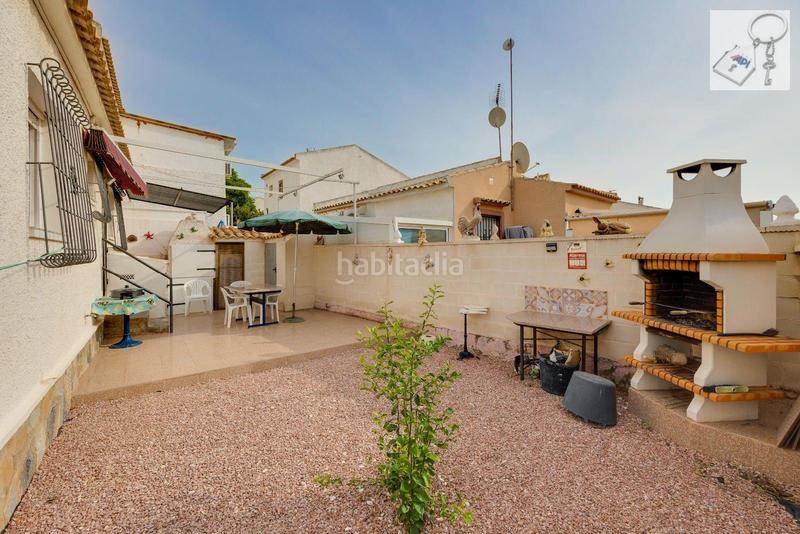 Foto d3c27a26-554d-4da4-b92f-e26428f30126. Chalet avec piscine dans La Florida Orihuela